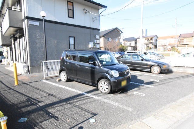 ��ʌ��������܎s�k�捡�H���̃A�p�[�g�̒��ԏ�