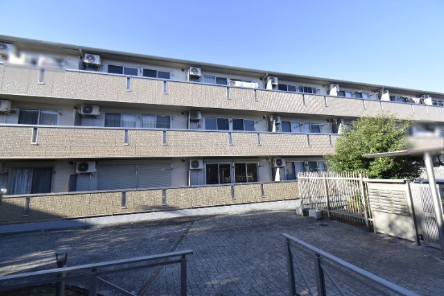 ��ʌ�����s�{���U���ڂ̃A�p�[�g�̌����O��