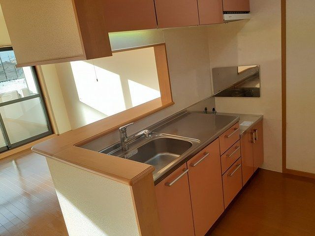 ��ʌ������s�����̃}���V�����̃L�b�`��