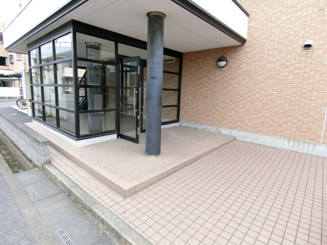 ��ʌ������s���S���ڂ̃}���V�����̃G���g�����X