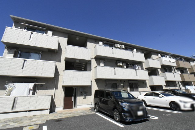 ��ʌ�����s�{���U���ڂ̃A�p�[�g�̌����O��