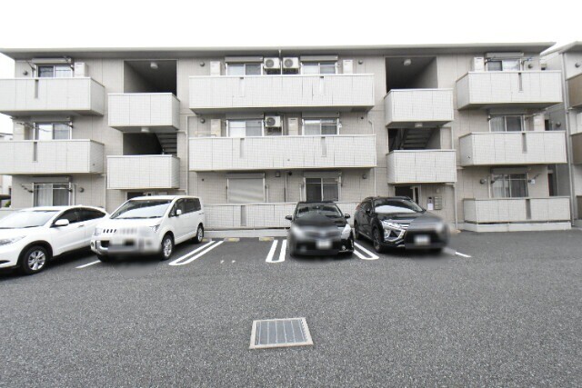 ��ʌ�����s�{���U���ڂ̃A�p�[�g�̌����O��