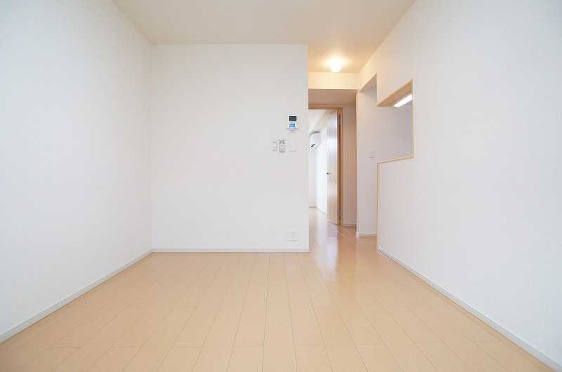 ��ʌ�����s�݉ƒ��̃A�p�[�g�̋��ԁE���r���O