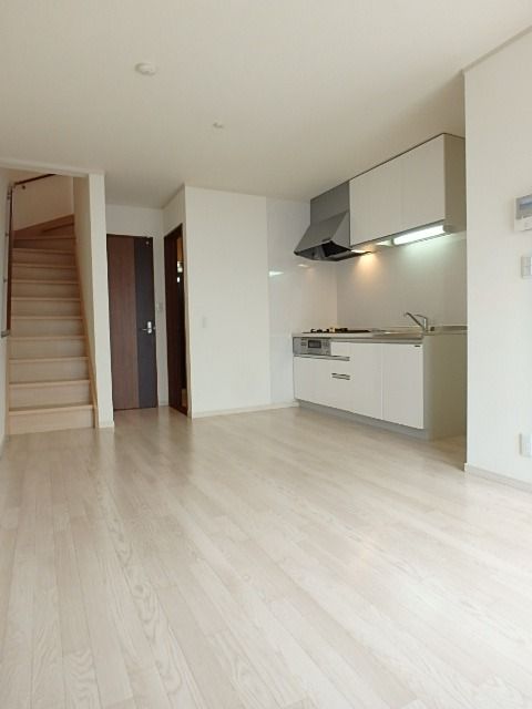 ��ʌ��������܎s����厚�w��̃A�p�[�g�̋��ԁE���r���O