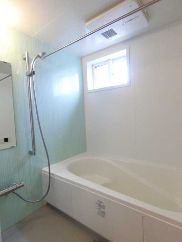 ��ʌ�����s�{���U���ڂ̃A�p�[�g�̃o�X