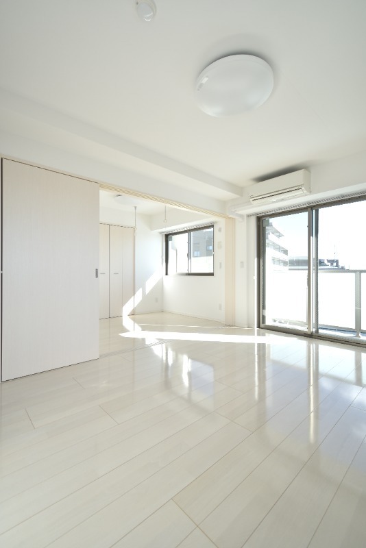 ��ʌ��������܎s�k��y�C���Q���ڂ̃}���V�����̋��ԁE���r���O