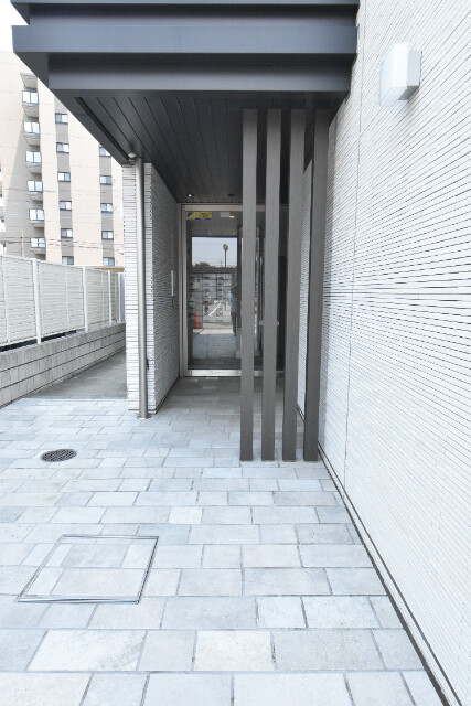 ��ʌ��������܎s�k��y�C���Q���ڂ̃}���V�����̃G���g�����X