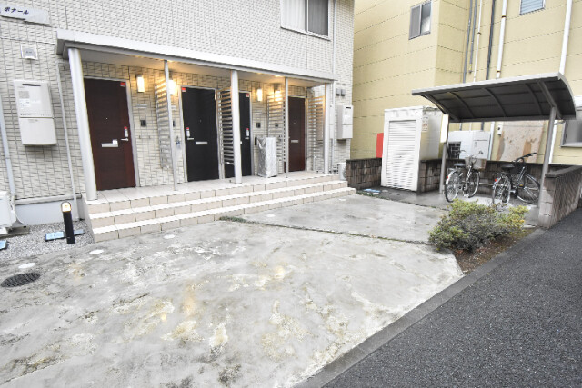 ��ʌ��������܎s��{��O���P���ڂ̃A�p�[�g�̃G���g�����X