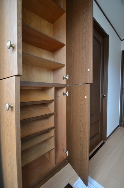 ��ʌ��@�c�s���V�h�P���ڂ̃A�p�[�g�̂��̑��ݔ�