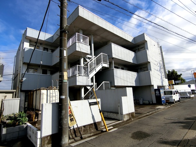 ��ʌ��@�c�s�֎R�Q���ڂ̃}���V�����̌����O��