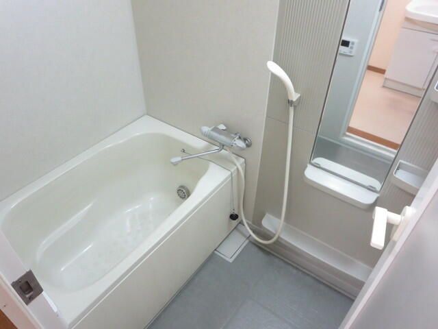 ��ʌ��������܎s��΋���̏o���̃A�p�[�g�̃o�X