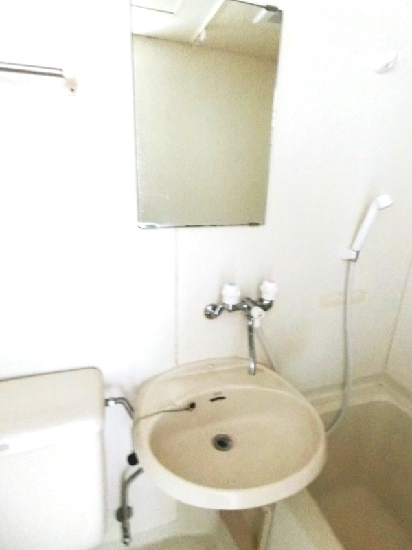 ��ʌ��@�c�s�֎R�Q���ڂ̃}���V�����̐��ʏ�