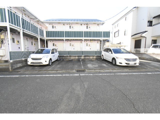 ��ʌ��������܎s�����擌��{�P���ڂ̃A�p�[�g�̒��ԏ�