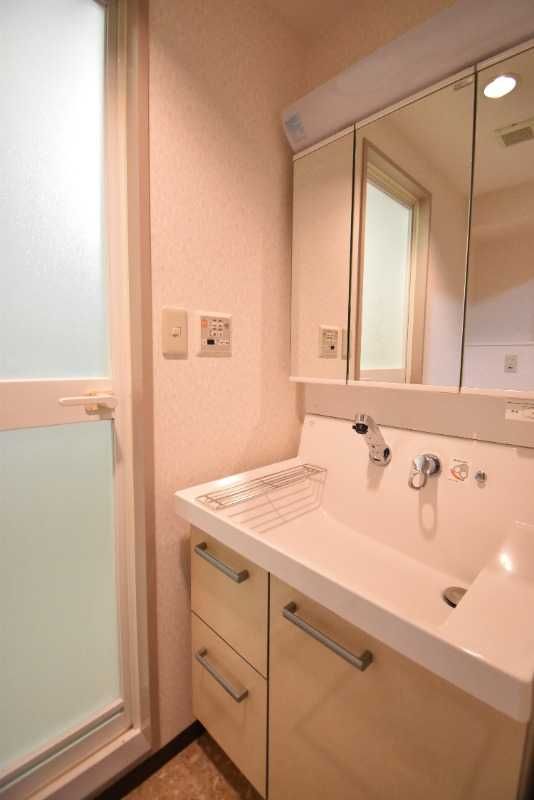 ��ʌ�����s�˒˓��P���ڂ̃}���V�����̐��ʏ�