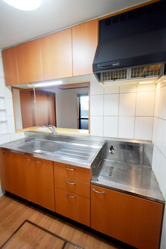 ��ʌ�����s����T���ڂ̃}���V�����̃L�b�`��