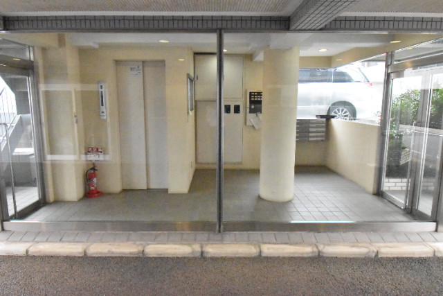 ��ʌ�����s�˒˂P���ڂ̃}���V�����̃G���g�����X