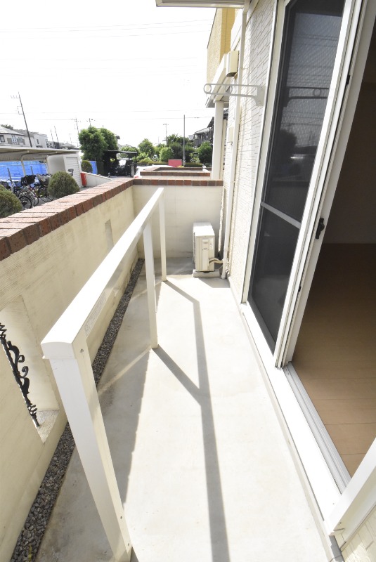 ��ʌ��������܎s��������u�Q���ڂ̃A�p�[�g�̃o���R�j�[