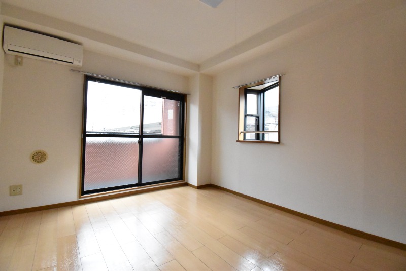 ��ʌ������s�h���R���ڂ̃}���V�����̂��̑������E�X�y�[�X