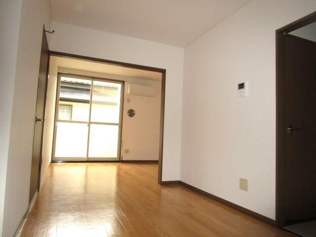 ��ʌ��������܎s�����攪���q�R���ڂ̃A�p�[�g�̋��ԁE���r���O