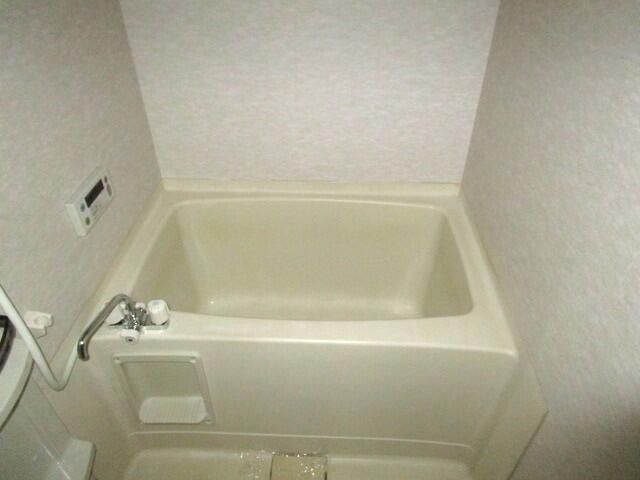 ��ʌ��������܎s�����攪���q�R���ڂ̃A�p�[�g�̃o�X