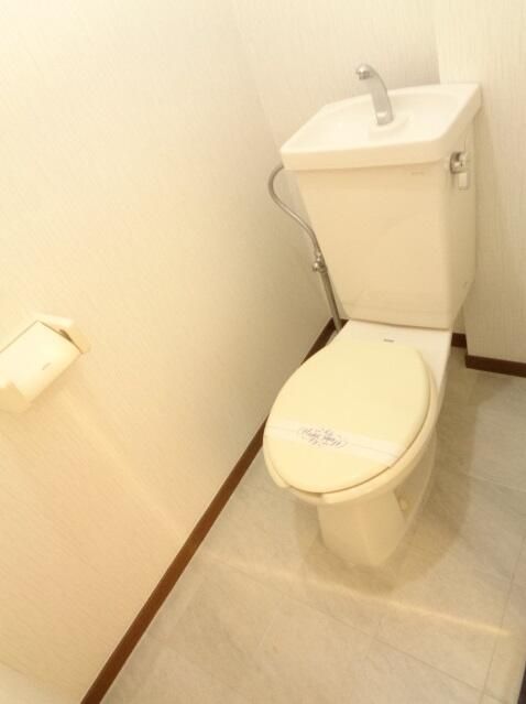 ��ʌ��������܎s�����攪���q�R���ڂ̃A�p�[�g�̃g�C��