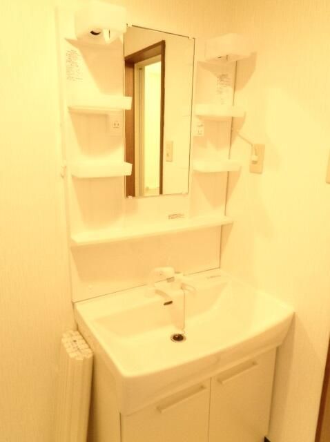 ��ʌ��������܎s�����攪���q�R���ڂ̃A�p�[�g�̐��ʏ�