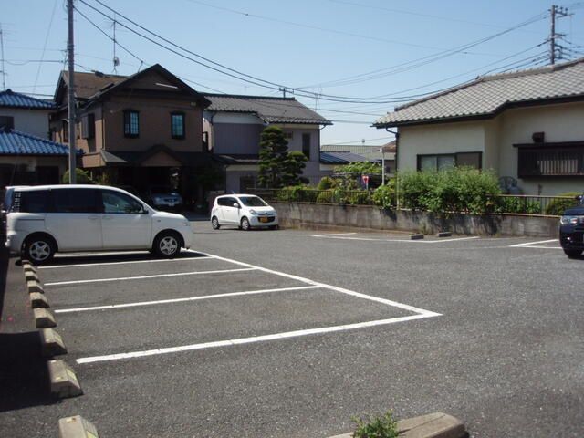 ��ʌ��������܎s�����攪���q�R���ڂ̃A�p�[�g�̒��ԏ�