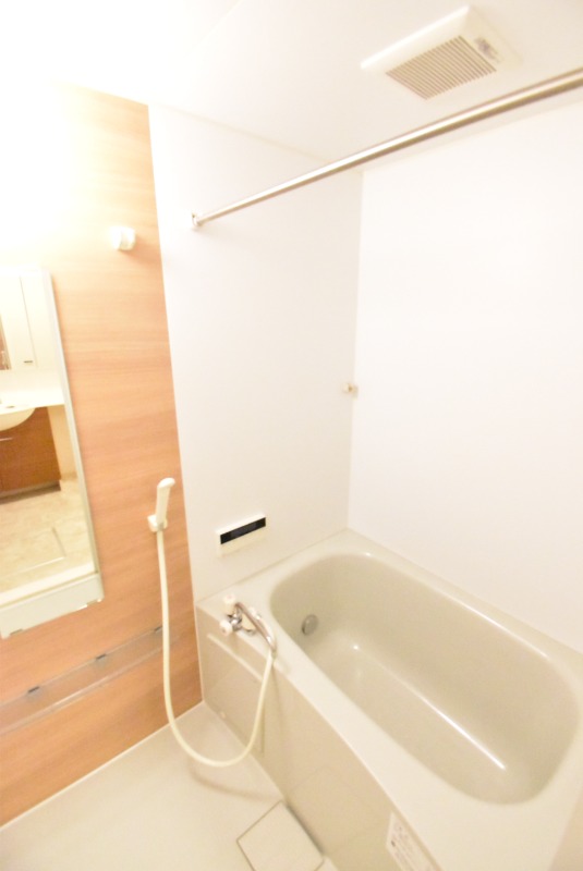 ��ʌ��z�J�s���C�N�^�E���T���ڂ̃A�p�[�g�̃o�X