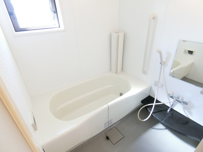 ��ʌ��������܎s��{��O���Q���ڂ̃e���X�n�E�X�̃o�X