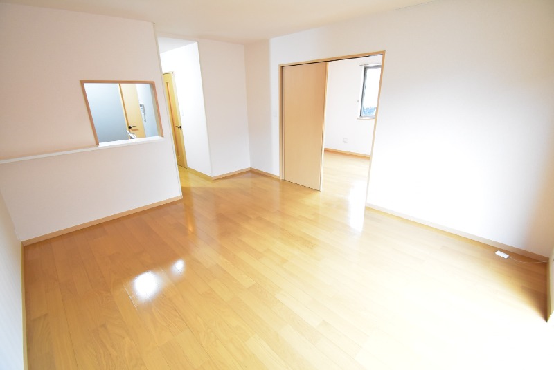 ��ʌ��������܎s����厚���V�n�̃A�p�[�g�̋��ԁE���r���O