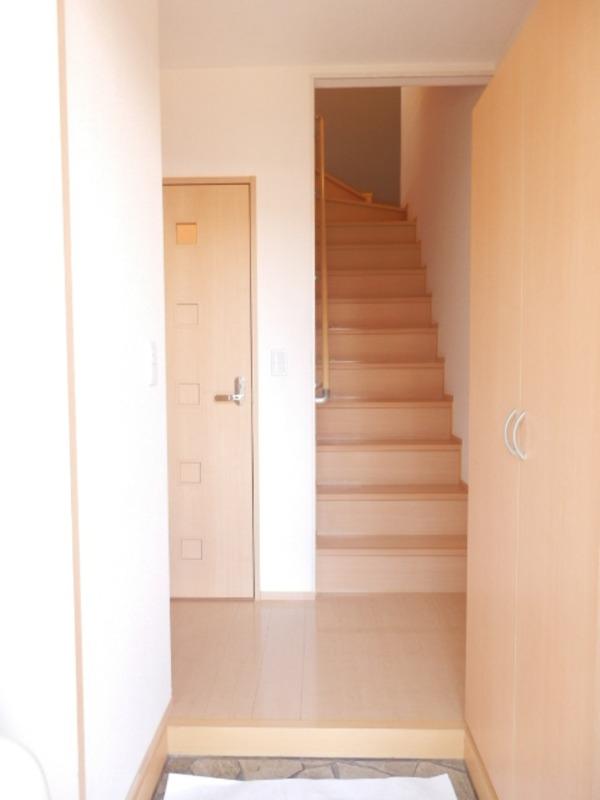 ��ʌ��������܎s��{��O���Q���ڂ̃e���X�n�E�X�̌���