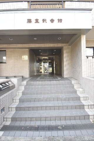 ��ʌ�����s������T���ڂ̃}���V�����̃G���g�����X