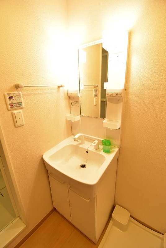 ��ʌ��������܎s����厚���V�n�̃A�p�[�g�̐��ʏ�