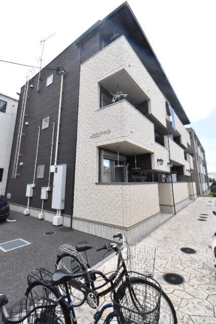 ��ʌ��������܎s�Y�a���؍�R���ڂ̃A�p�[�g�̌����O��