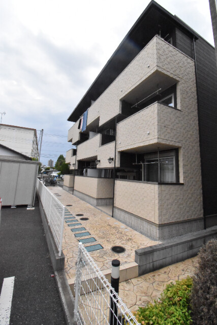 ��ʌ��������܎s�Y�a���؍�R���ڂ̃A�p�[�g�̌����O��