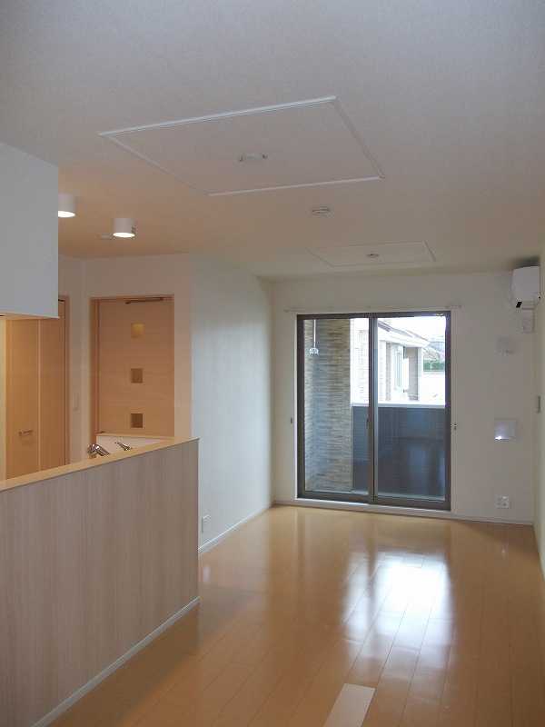 ��ʌ��z�J�s�����Q���ڂ̃A�p�[�g�̋��ԁE���r���O