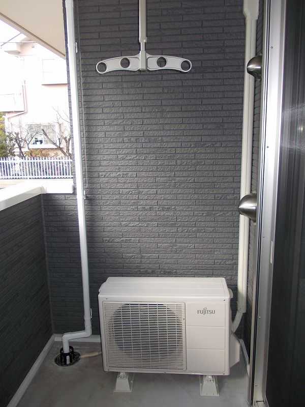 ��ʌ��z�J�s�����Q���ڂ̃A�p�[�g�̃o���R�j�[