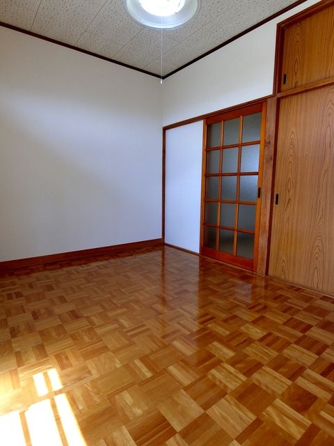 ��ʌ��������܎s�����擌��{�U���ڂ̃A�p�[�g�̋��ԁE���r���O