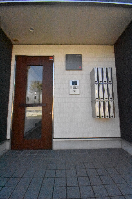 ��ʌ��@�c�s���R���ڂ̃A�p�[�g�̃G���g�����X