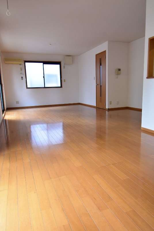 ��ʌ��������܎s�΋�厚�O���̈�ˌ��Ă̋����E���r���O