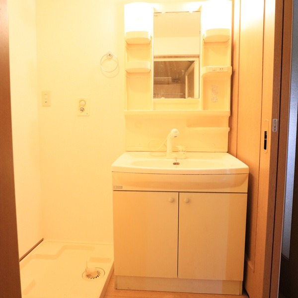 ��ʌ�����s��؂Q���ڂ̃}���V�����̂��̑��ݔ�