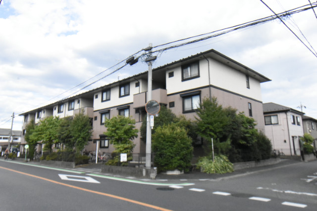 ��ʌ�����s��ԑ�R���ڂ̃A�p�[�g�̌����O��