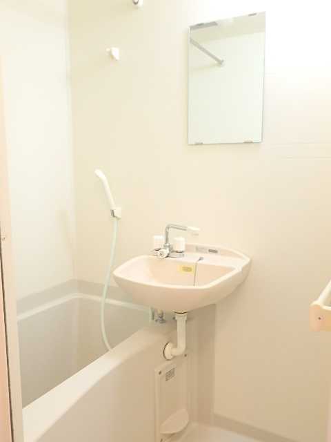 ��ʌ��������܎s�k�擌�听���P���ڂ̃A�p�[�g�̃o�X