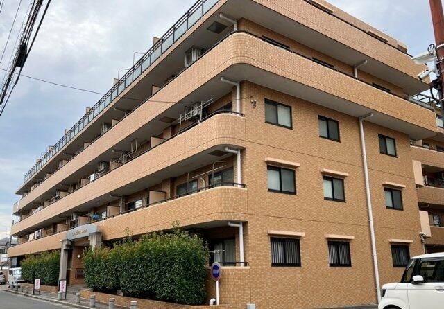 ��ʌ������s�����T���ڂ̃}���V�����̌����O��