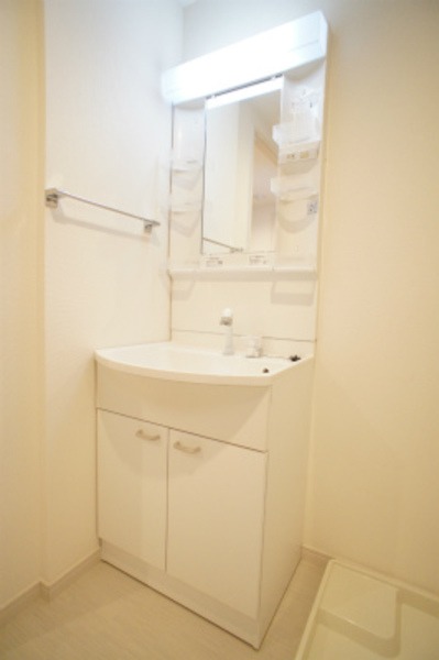 ��ʌ�����s��c�{�̃A�p�[�g�̐��ʏ�