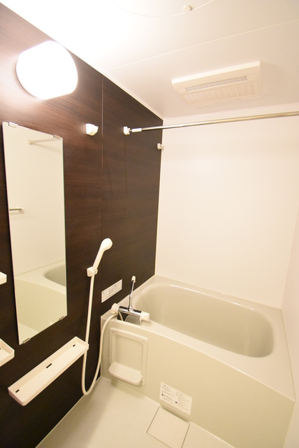 ��ʌ��������܎s��{��x�̓����R���ڂ̃A�p�[�g�̃o�X