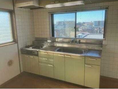 ��ʌ��������܎s�k��听���S���ڂ̃}���V�����̃L�b�`��