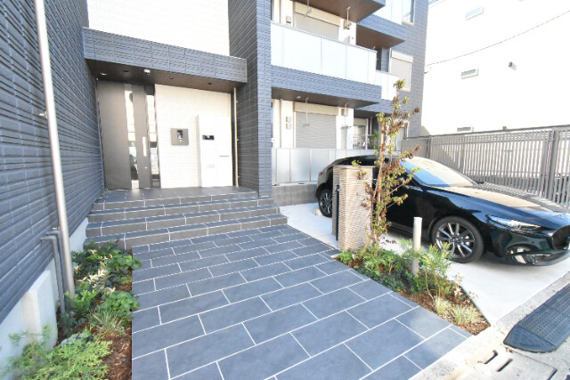 ��ʌ��������܎s�΋擌�Y�a�R���ڂ̃}���V�����̃G���g�����X