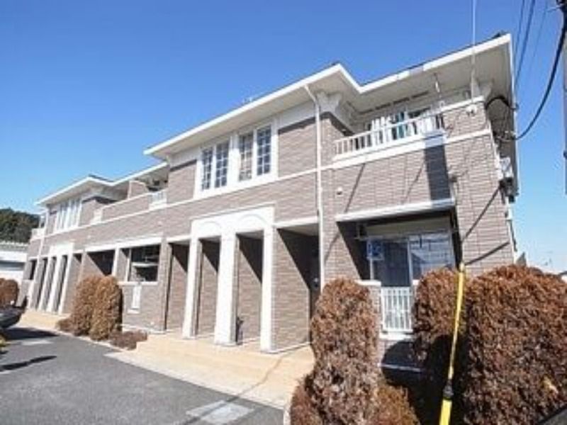 ��ʌ���z�s�厚�V���V�c�̃A�p�[�g�̌����O��