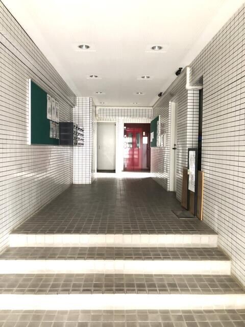 ��ʌ��@�c�s���P���ڂ̃}���V�����̃G���g�����X